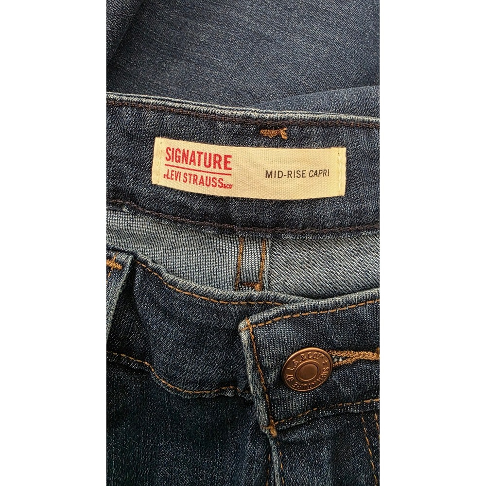 Signature by Levi Strauss Womens Mid-Rise Capri Jeans Dark Wash Blue Denim Crop - Picture 5 of 9